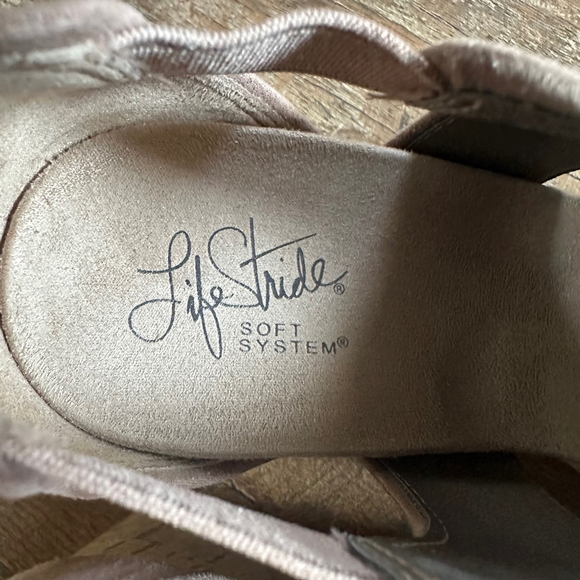 Women's Life Stride Wedge Heel Shoes Beige Size 11 - Picture 5 of 6